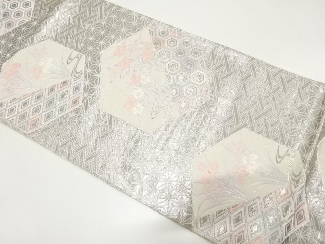 亀甲に菖蒲・桔梗・古典柄織り出し　袋帯